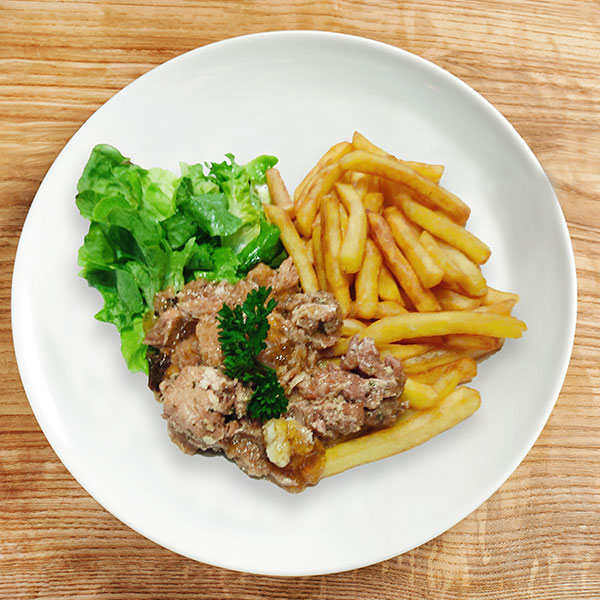 Assiette de potjevleesch avec frites et salade